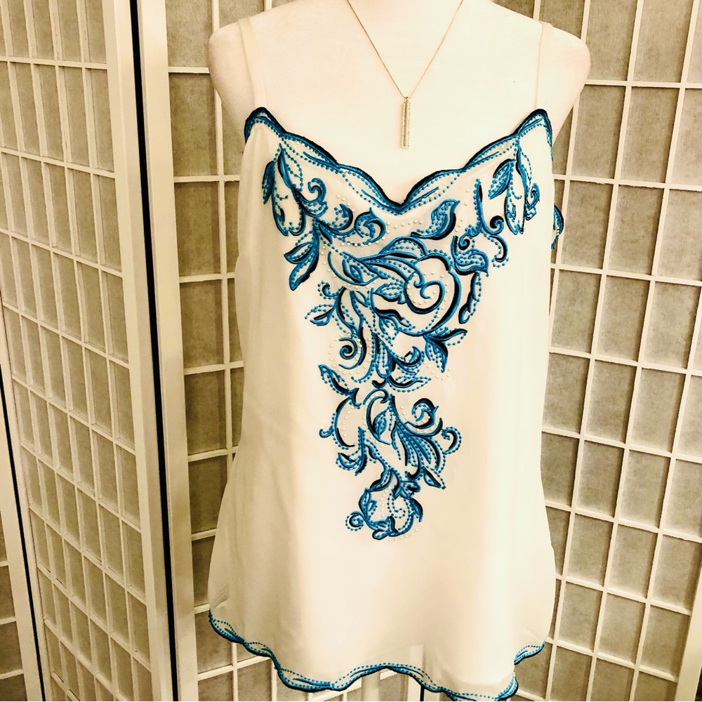 WHITE HOUSE BLACK MARKET chiffon lined camisole. Turquoise. EUC XL